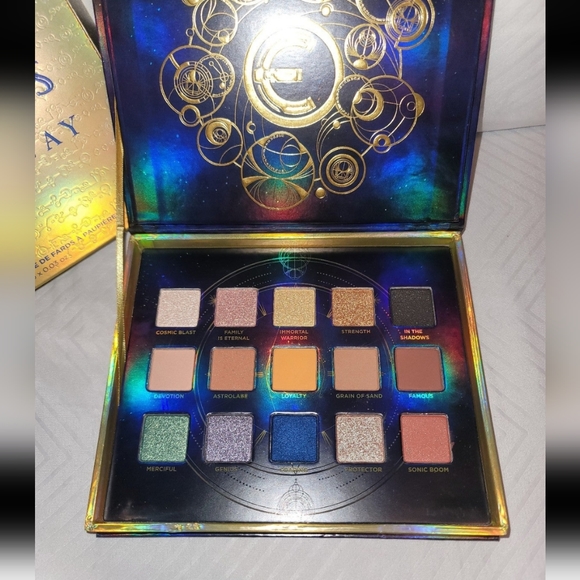 x Marvel 'Eternals' Eyeshadow PaletteURBAN DECAY - Picture 3 of 3